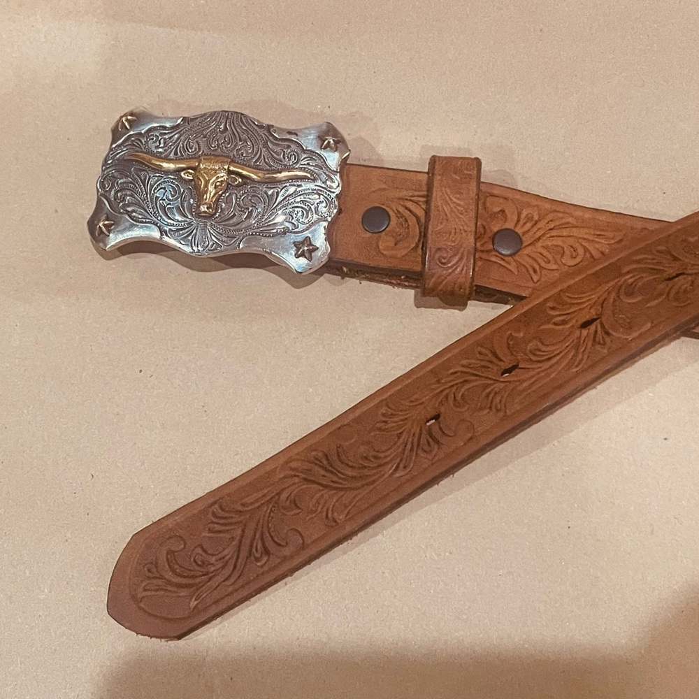 Tony Lama boys  Brown Leather Belt with Silver and Gold Buckle size 28 - Picture 3 of 3